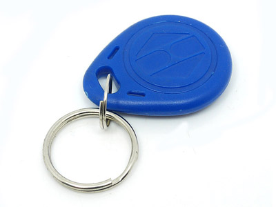 RFID čip ve formě přívěsku na klíče